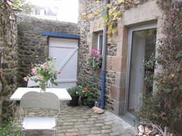 Cour intérieur fleurie