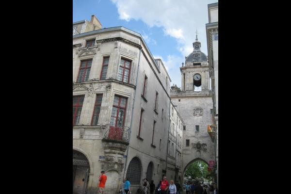 Porte Grosse horloge©Caillon