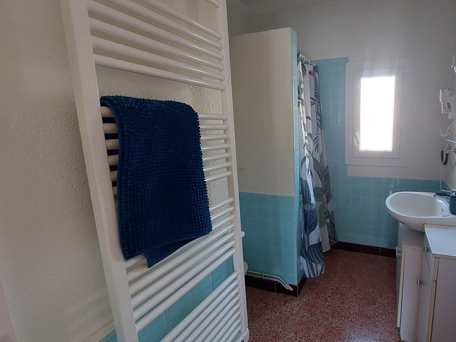 Shower room 1st floor