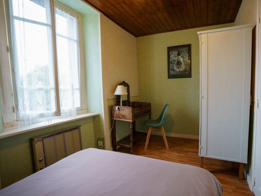Chambre 4 pour 2 personnes au 1er étage - Lit 140x190 cm.