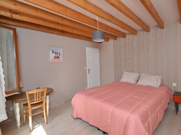 Chambre 1 à l'étage pour 2 personnes Gîte du Lavoir