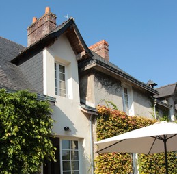 déjeuner au soleil avec fines herbes à disposition!