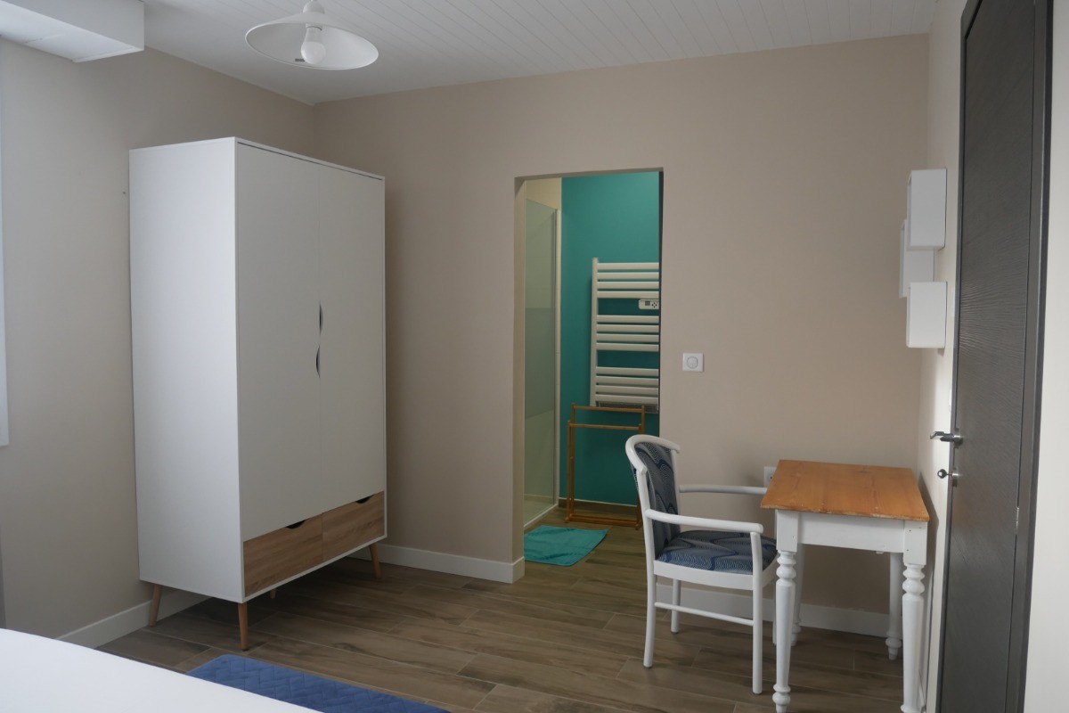 Maison 1 : Suite parentale Oursins avec salle d'eau attenante ( douche italienne, vasque)