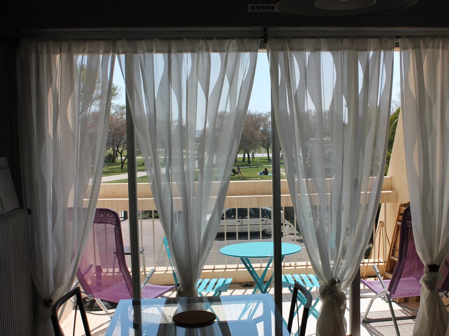 A quiet, well-maintained residential complex, close to the shops, the harbour and the beaches of La Grande-Motte.