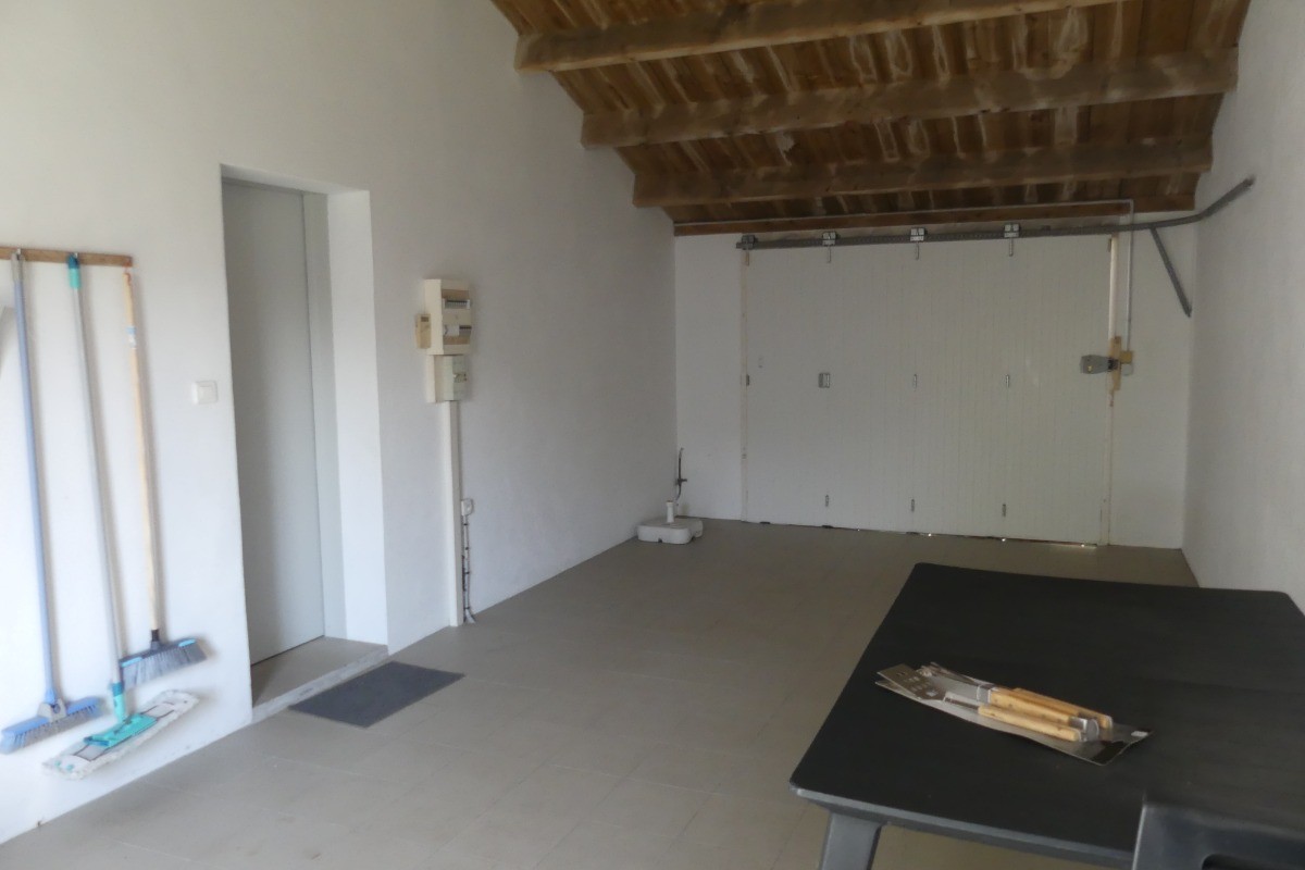 Garage pour entreposer les vélos