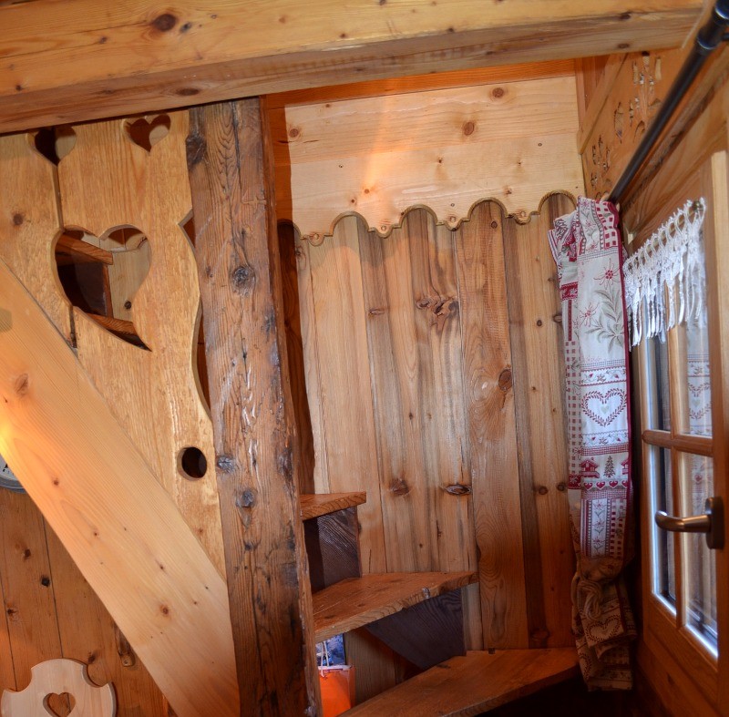 petit escalier accés chambre