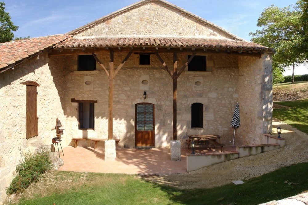 Architecture typique des fermes gasconnes www.gitesdepeyrouton.fr