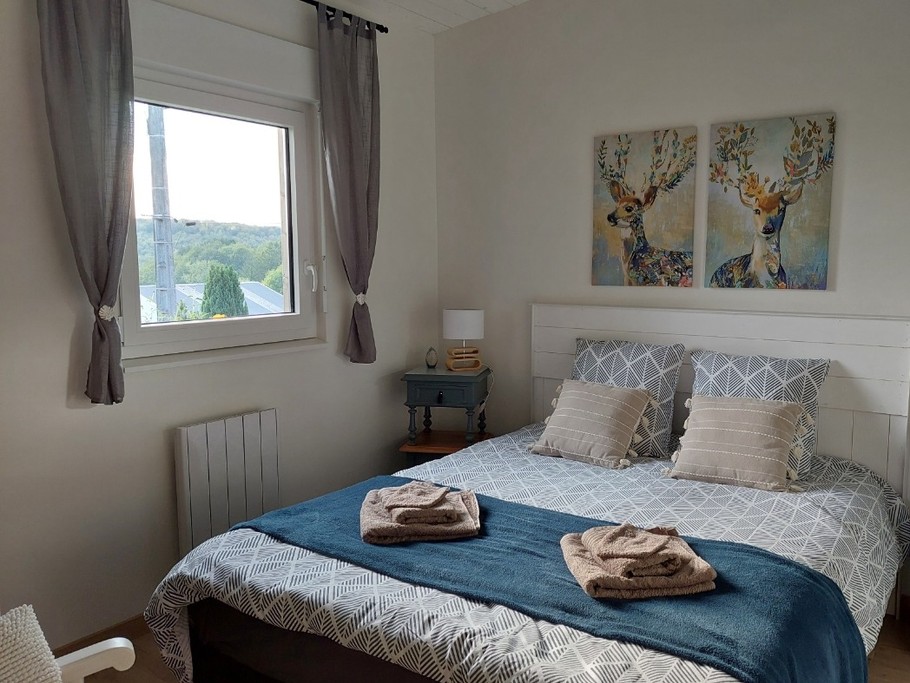 Une belle chambre (lit 160x200)parentale