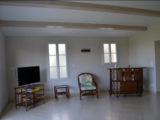 RDC Salon côté Bar Télévision - DVD, Gite du Chai accès PMR, pour 6 personnes, près de Royan, Charente maritime