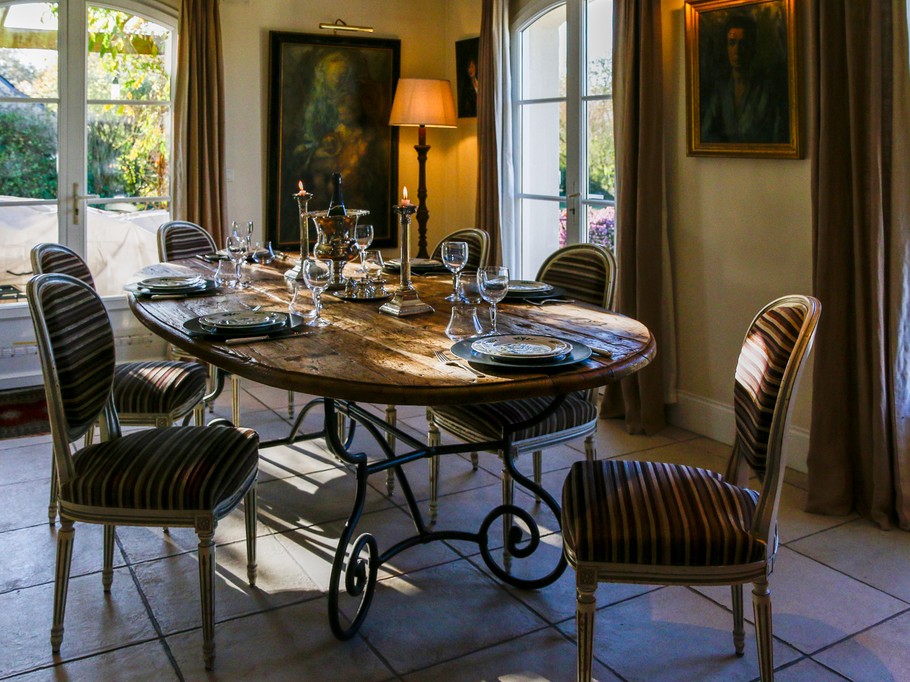Open-plan dining room with golf view