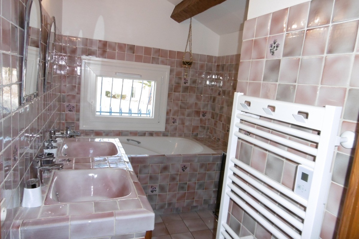 Salle de bain à l'étage