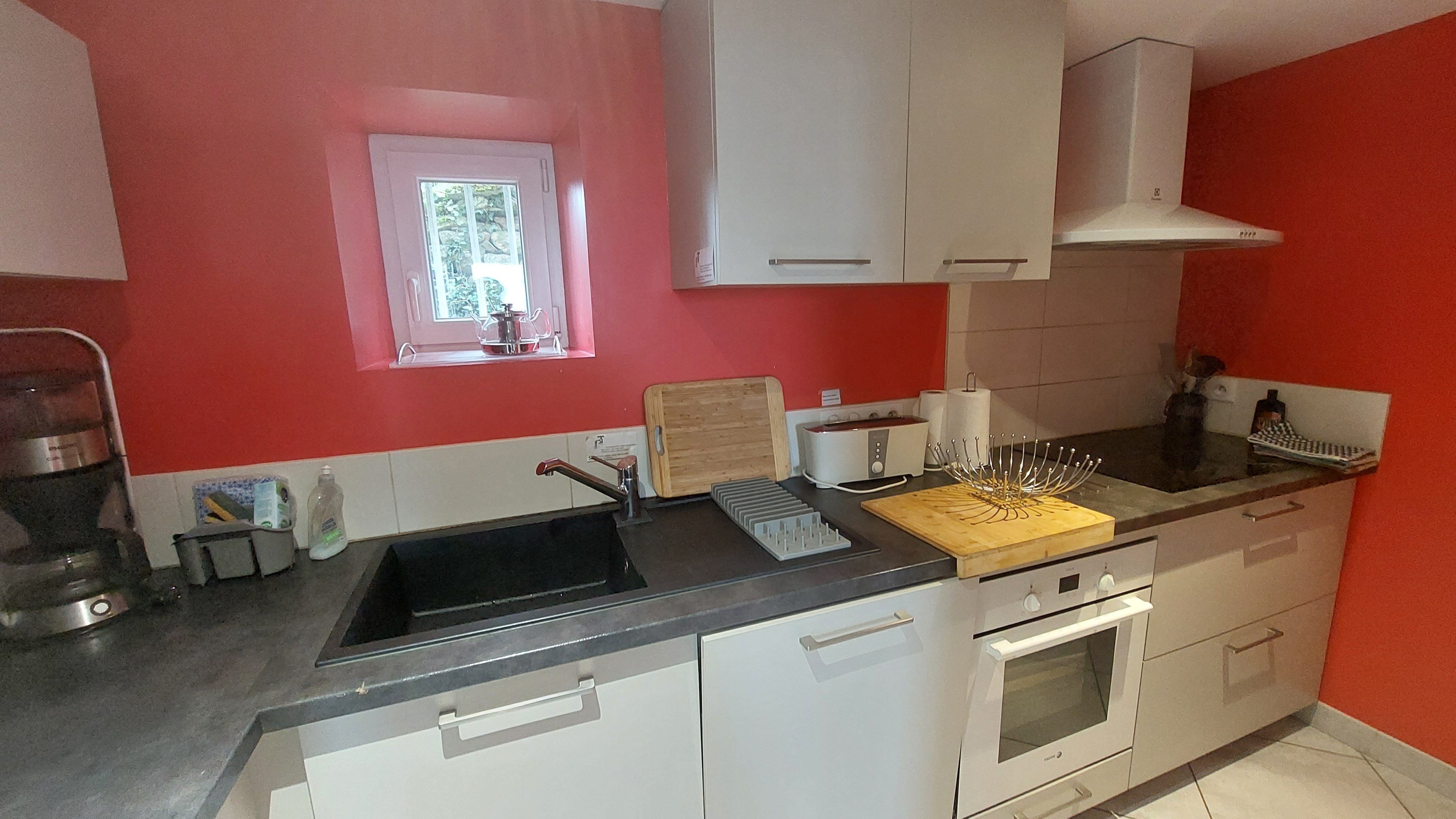 fully-equipped, functional kitchen Cantal gîte