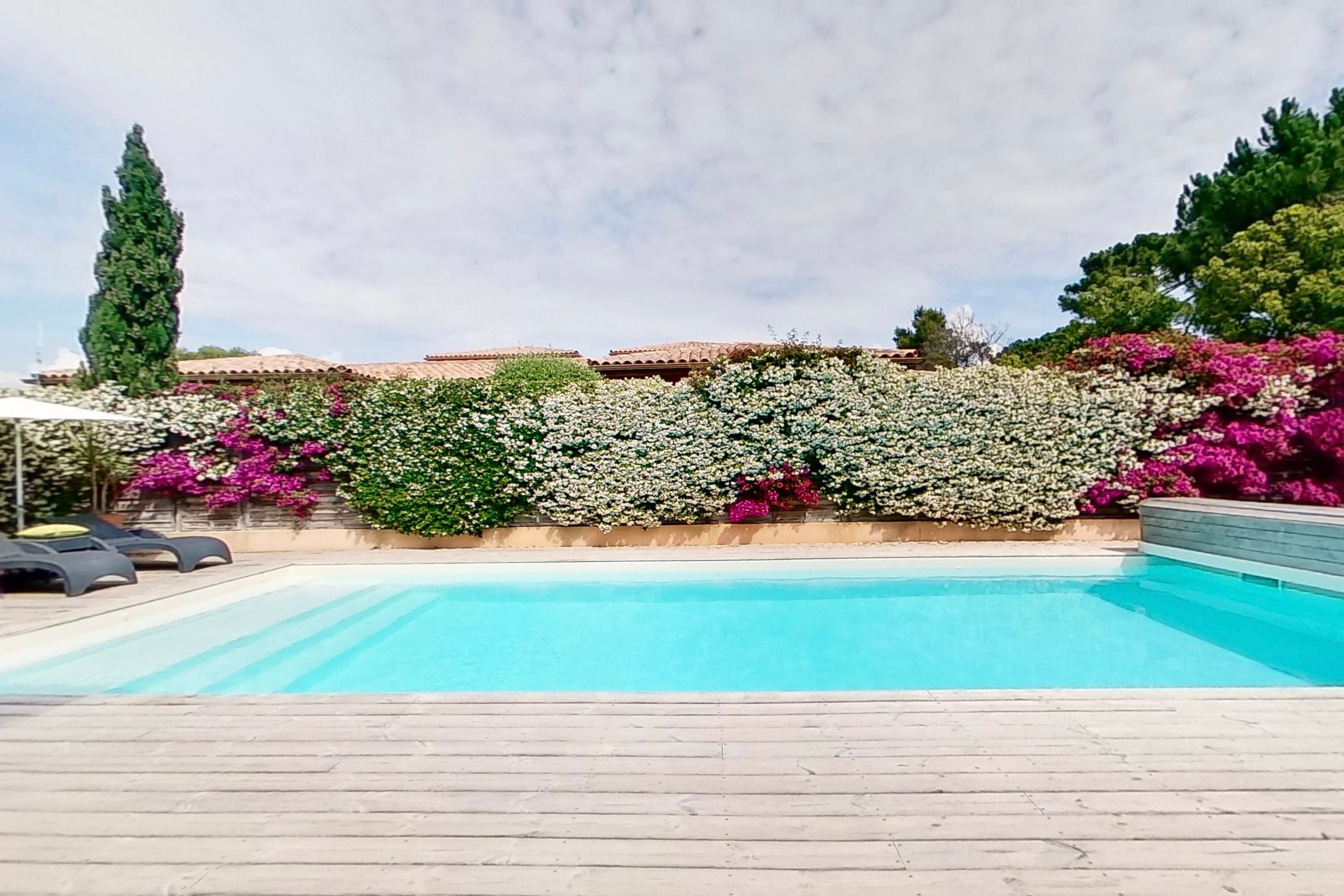 Heated / shared swimming pool