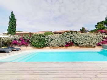 Heated / shared swimming pool