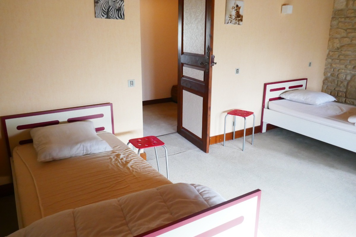 Chambre 4 avec deux lits en 90 à l'étage