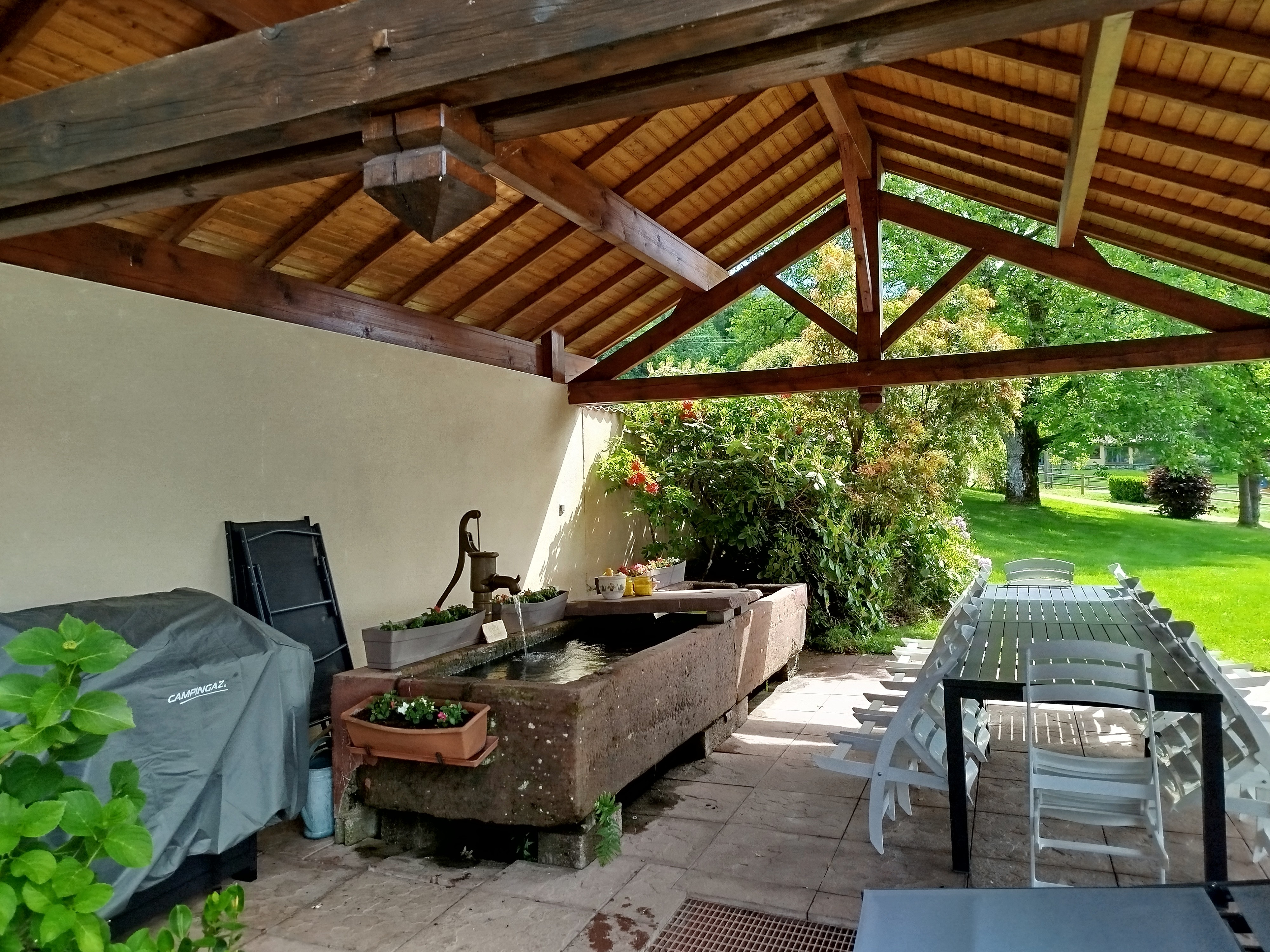 Coin repas extérieur