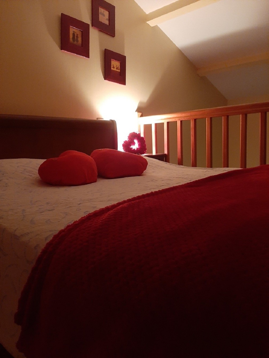 "La Petite Eau" holiday cottage in Charbonnier-les-Mines, near Issoire, Puy-de-Dôme: Bedroom