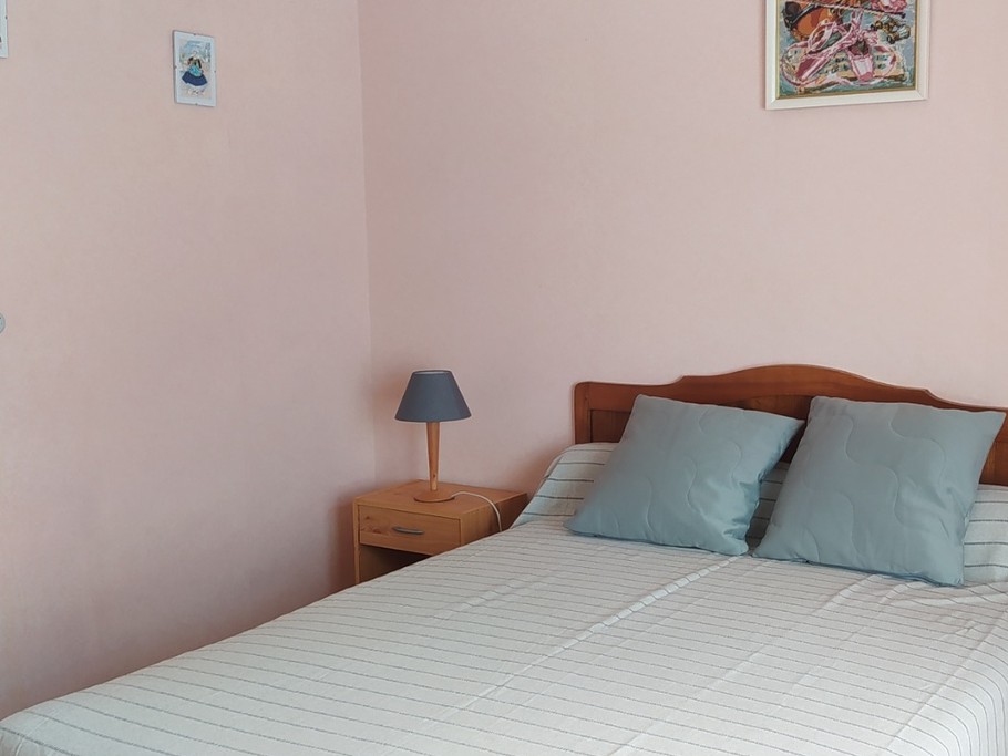 chambre 1 lit 140 x 200