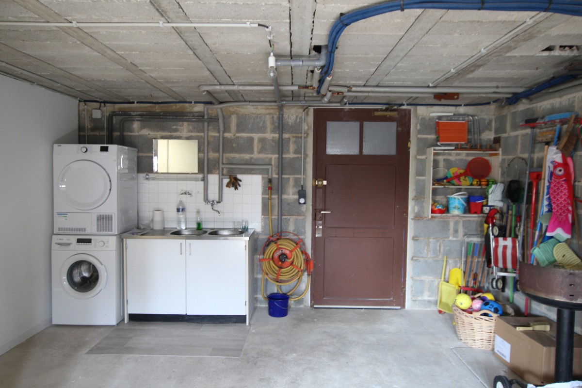 Villa Charlotte - coin buanderie dans le garage