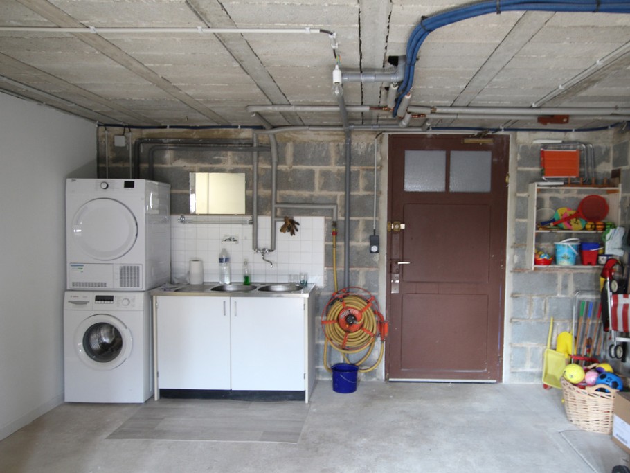 Villa Charlotte - coin buanderie dans le garage