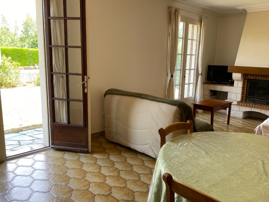 Salon vue sur jardin, Gîte Lisle sur Tarn, entre Albi et Toulouse, Occitanie