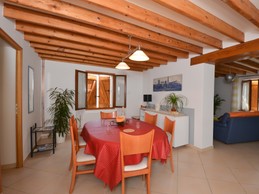 Grande pièce à vivre Gîte du Lavoir