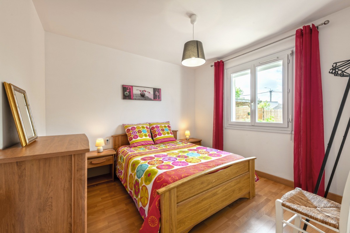 RDC chambre 1 avec lit 140