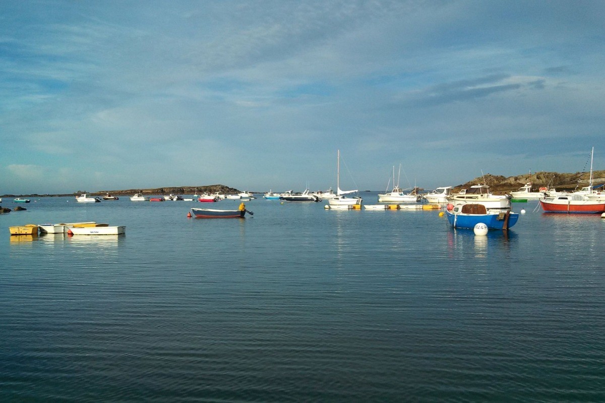 Porspaul bay 800 m away