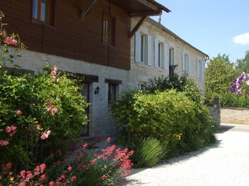 Les Hirondelles et son patio