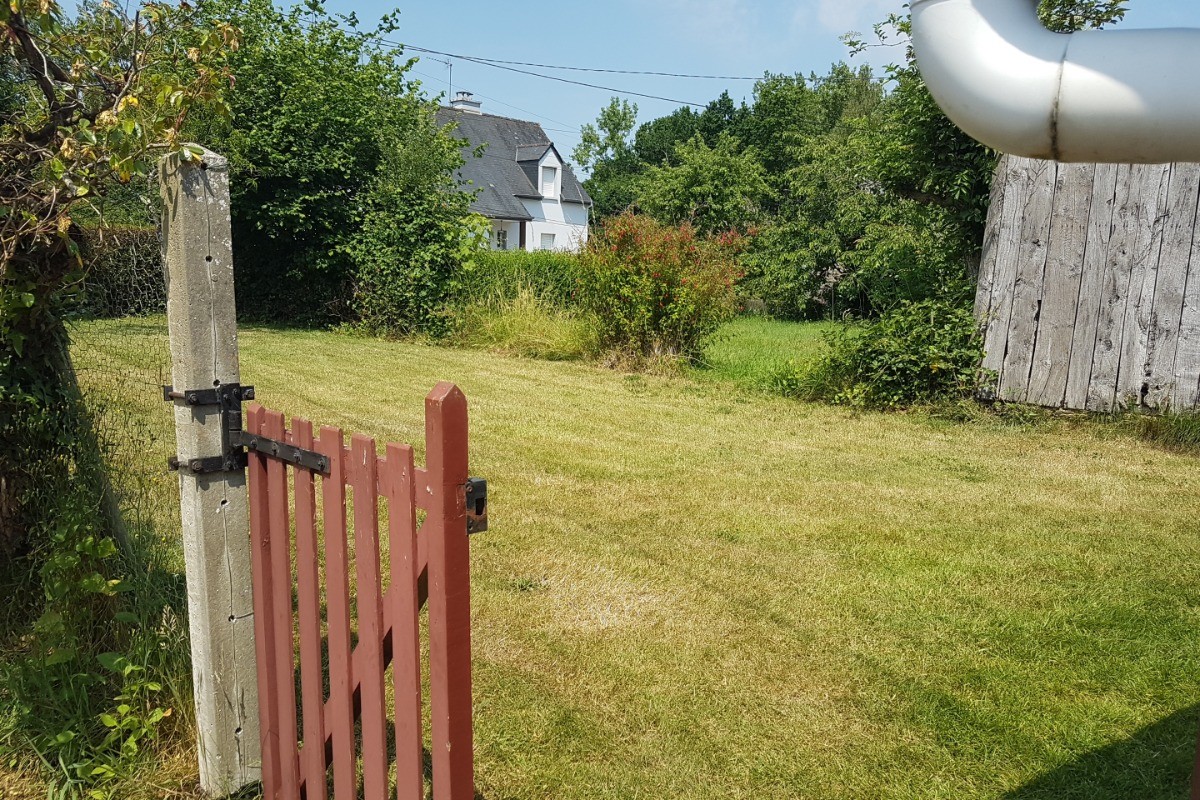 Jardin attenant, à gauche de la location (sécurisé par un portillon)
Crédits photo : Clévacances 35