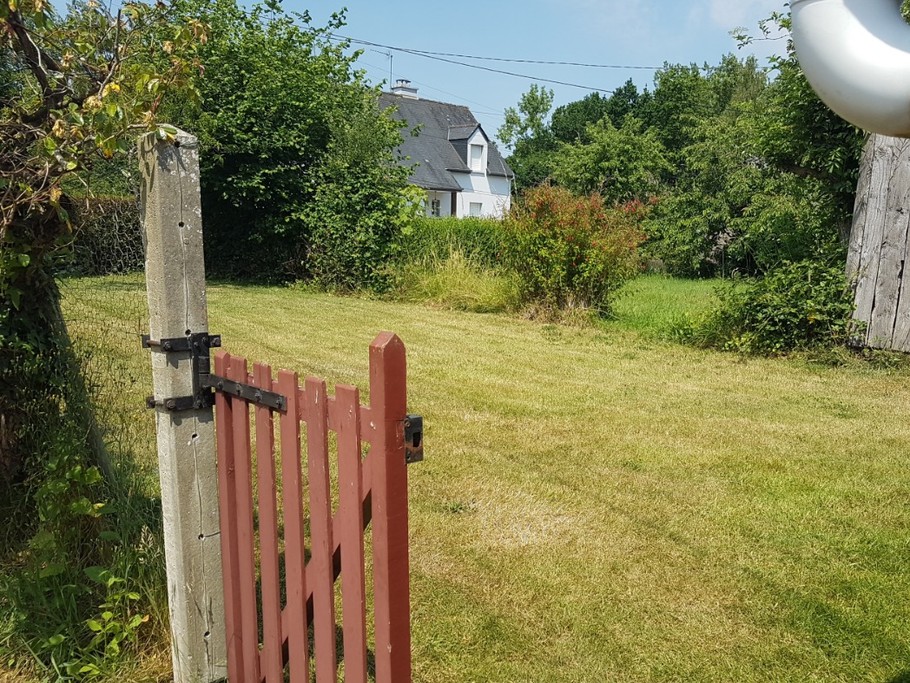 Jardin attenant, à gauche de la location (sécurisé par un portillon)
Crédits photo : Clévacances 35