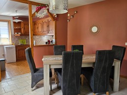 Cuisine ouverte sur séjour salon - Maison au beau site