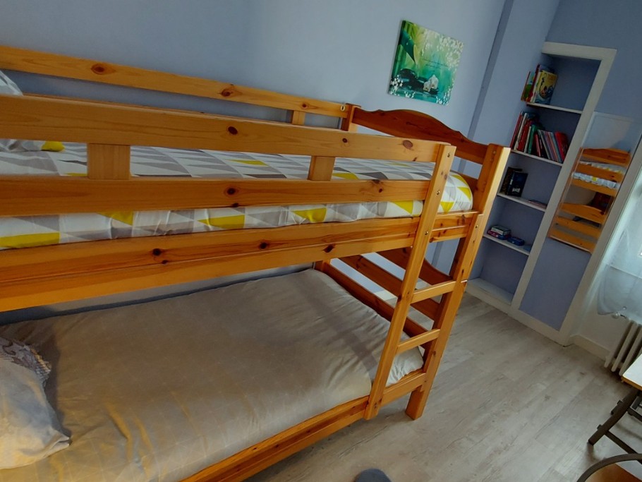 Chambre 2 pour 2 personnes : 2 lits 90 x 190 cm