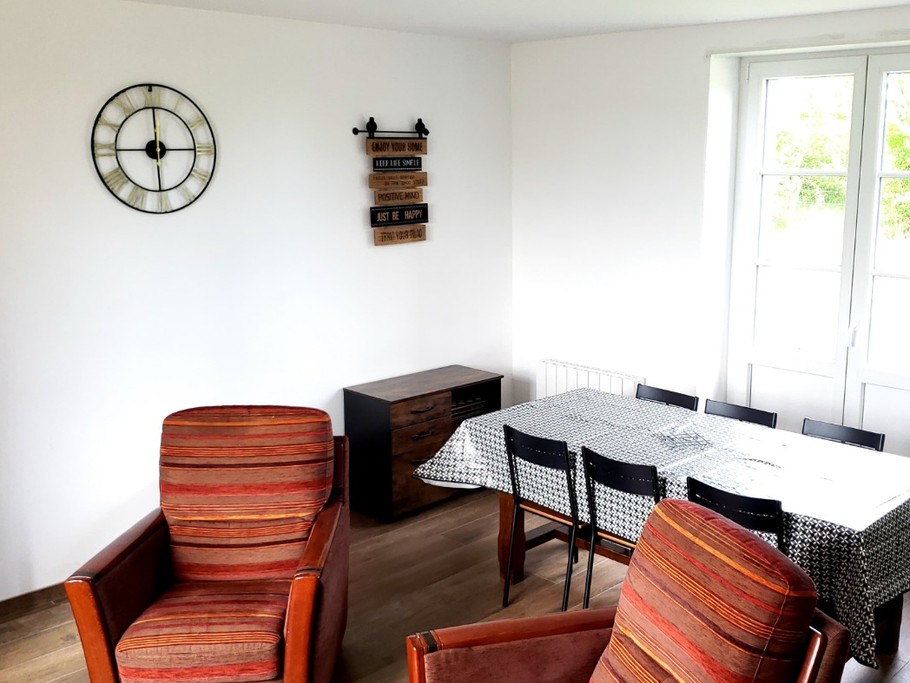 Séjour, espace repas ouvrant sur le jardin - La Halte