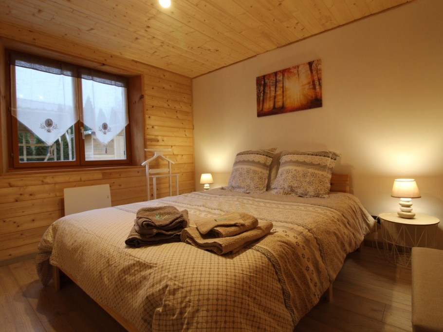 Chambre n°1 (lit 160x200) - Chalet des Sources