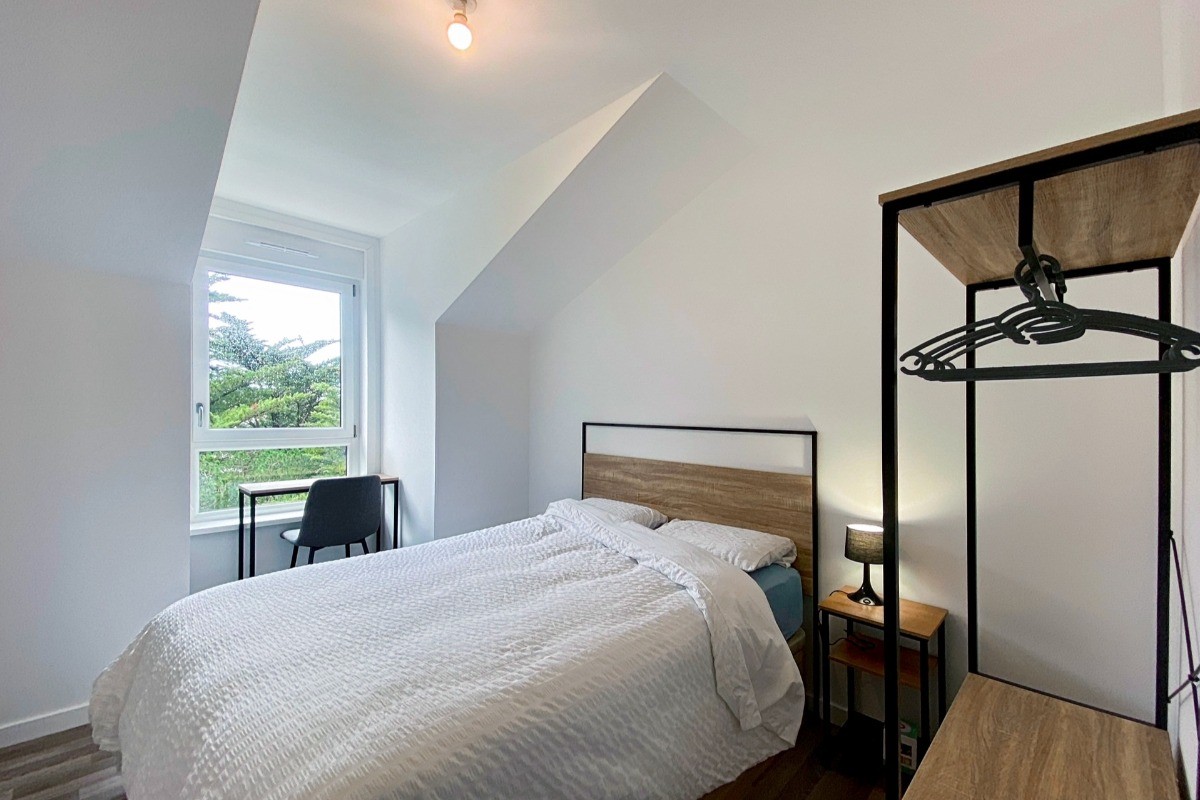 Chambre 3 avec un lit en 140