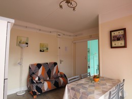 Espace salon / séjour / cuisine - Appartement F1 2ème étage