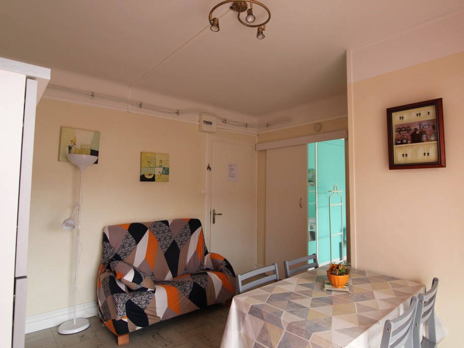 Espace salon / séjour / cuisine - Appartement F1 2ème étage