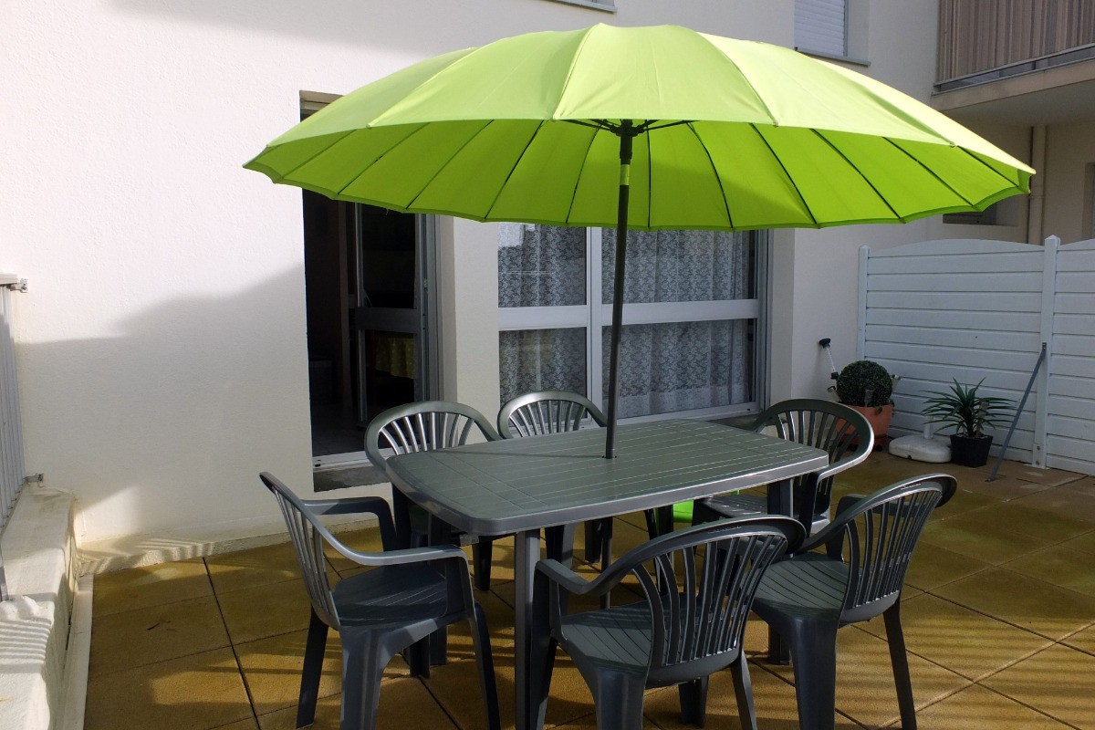Le salon de jardin sur la terrasse - Appartement "Le Beaulieu"