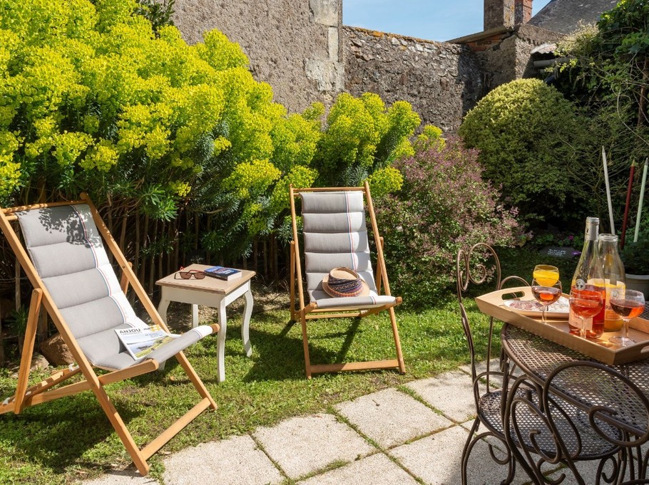 Extérieur verdoyant et sécurisé