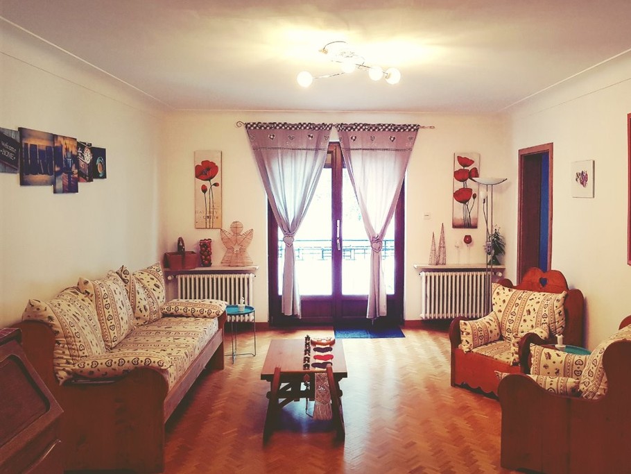 salon donnant sur balcon
