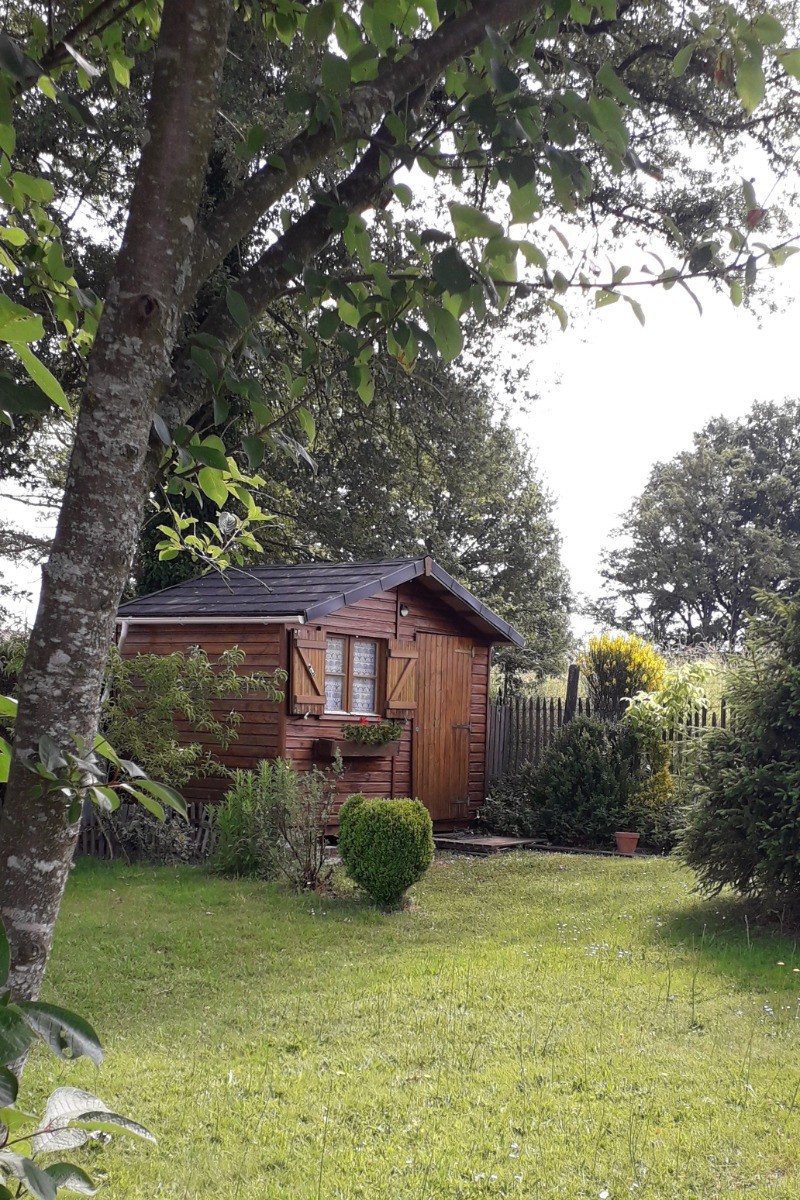 JARDIN AMENAGE Gîte LES THUYAS HAUTE-VIENNE