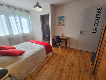 Chambres d'hôtes Aux 3 phares, chambre pour 2 personnes avec salle d'eau et toilettes, à quelques minutes de La Rochelle, à Chagnolet en Charente maritime