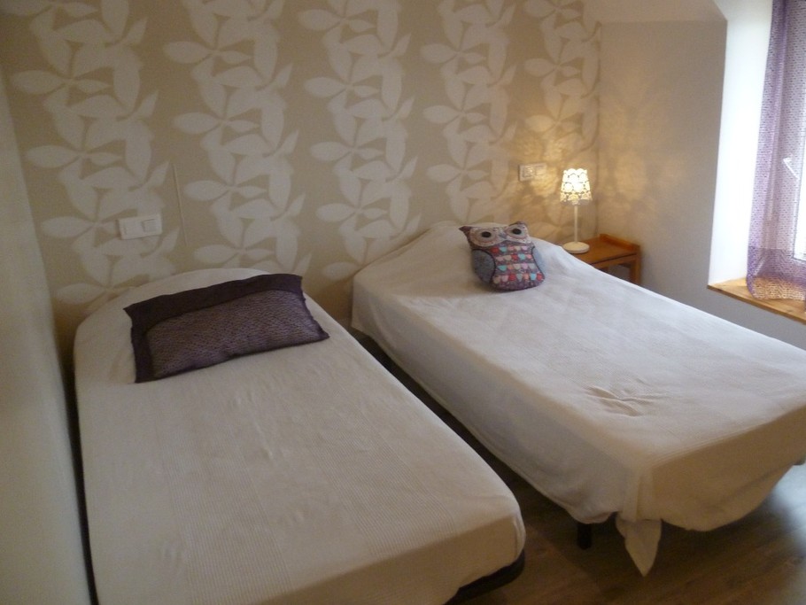 Chambre 3 avec 2 lits 90cm