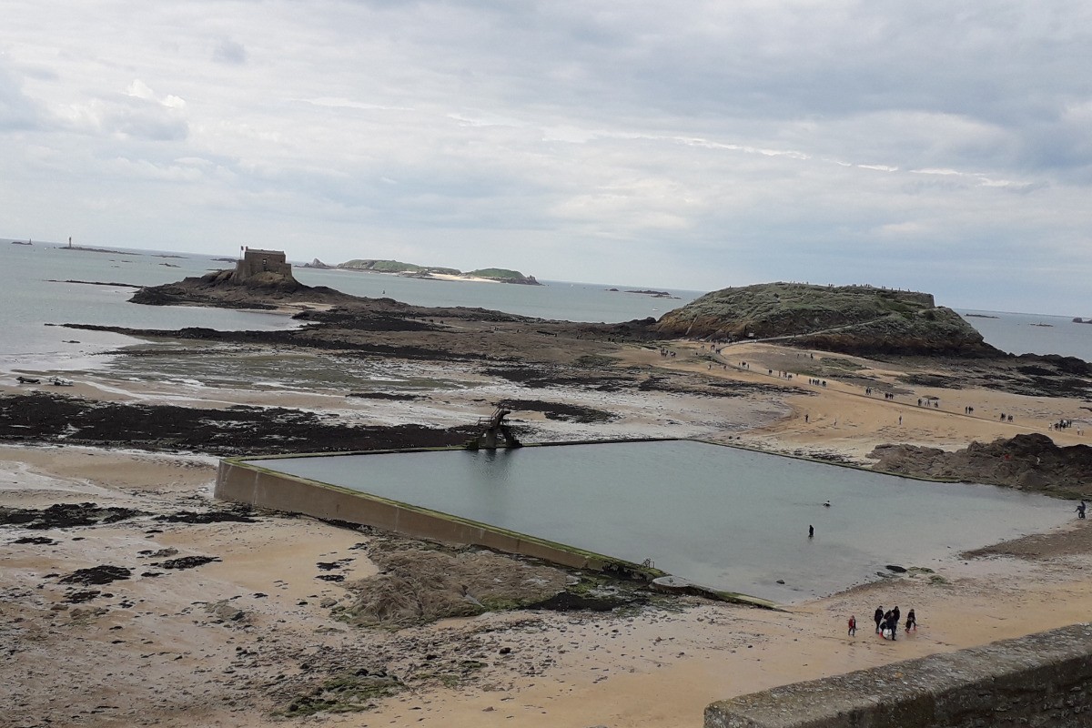 St Malo :piscine, grand Bé et Petit Bé!