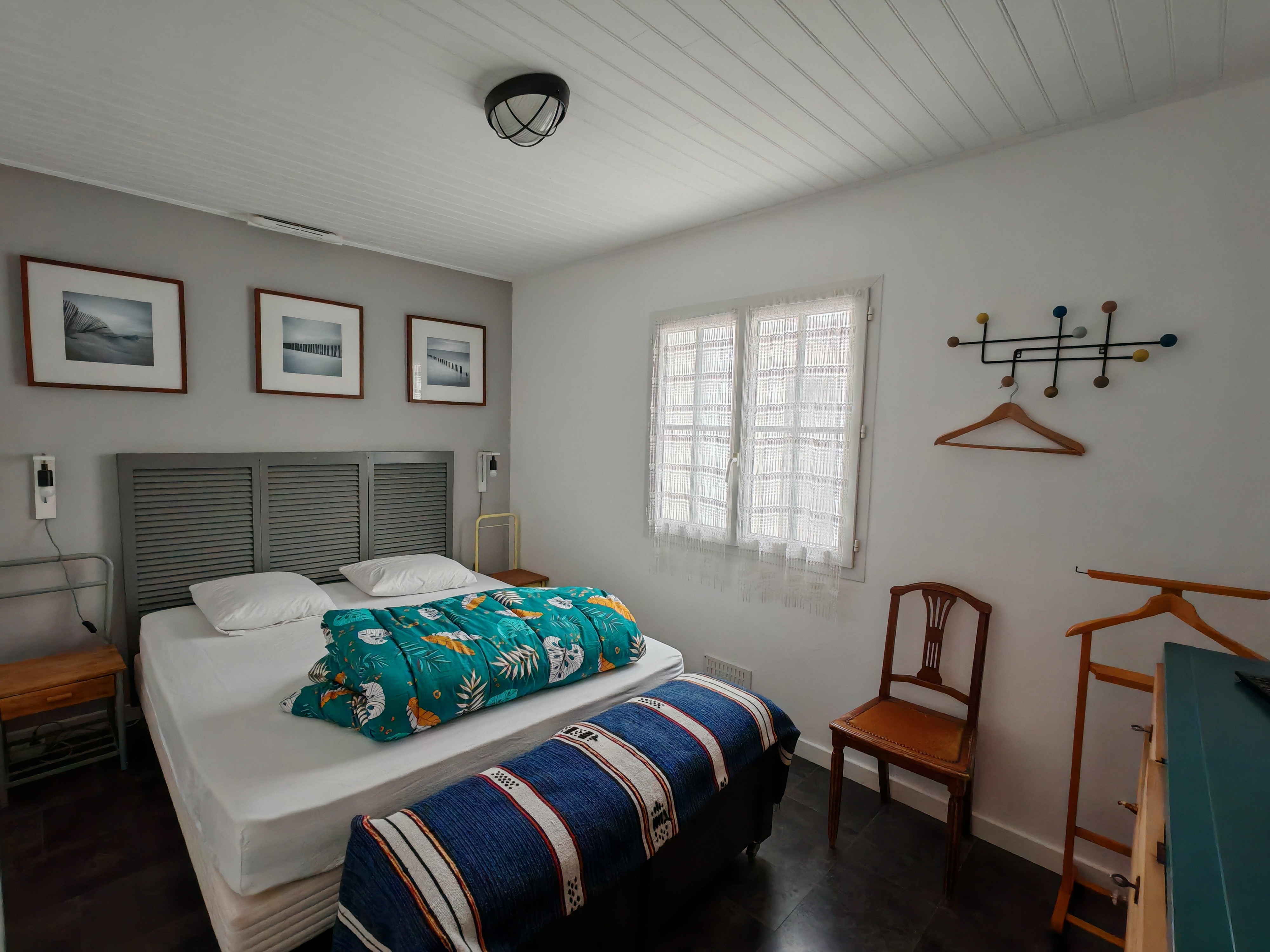 Bedroom with 160 cm bed