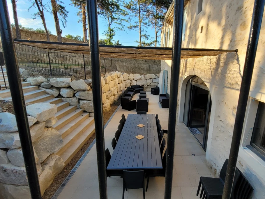 Terrasse avec barbecue gaz