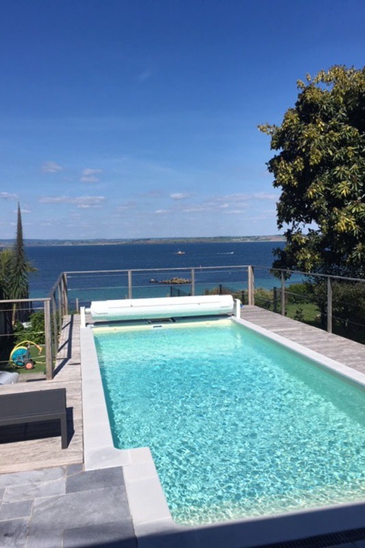 Piscine chauffée avec vue mer
