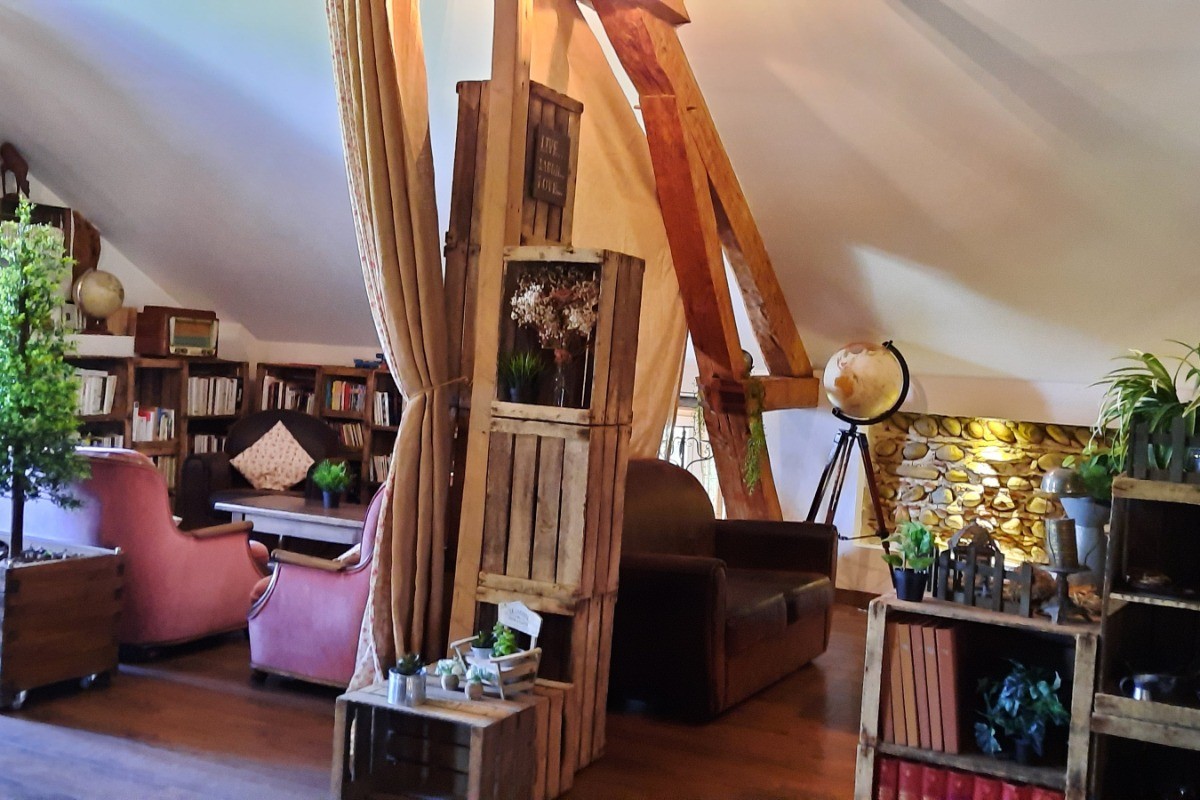 Gîte Moulin Piongo - Grande capacité et évènements mariages - Bibliothèque