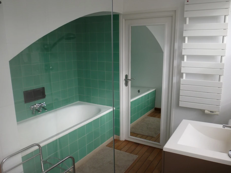 Salle de bain privative à la chambre parentale